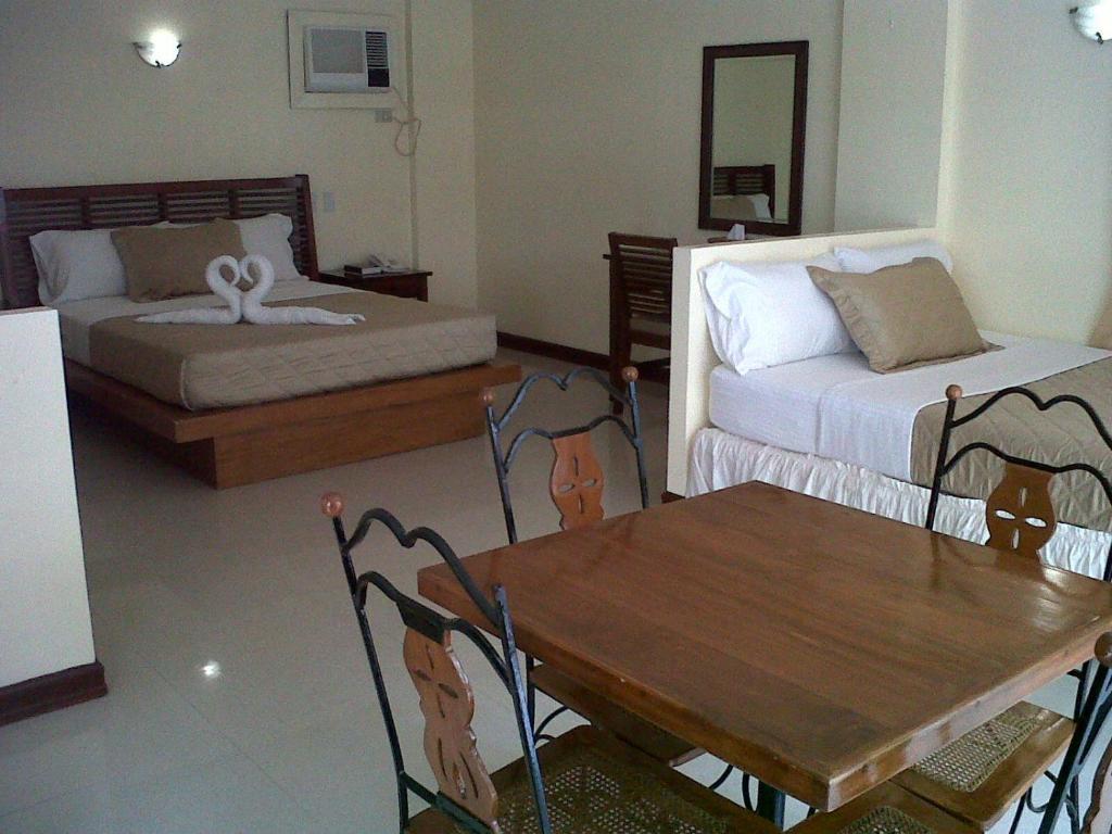 Beachcomber Resort Balabag  Zimmer foto